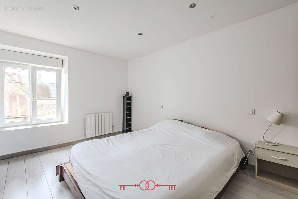 Ensemble immobilier de caractère à Montigny-sur-Vesle : 2 maisons, dépendances et fort potentiel - photo 17