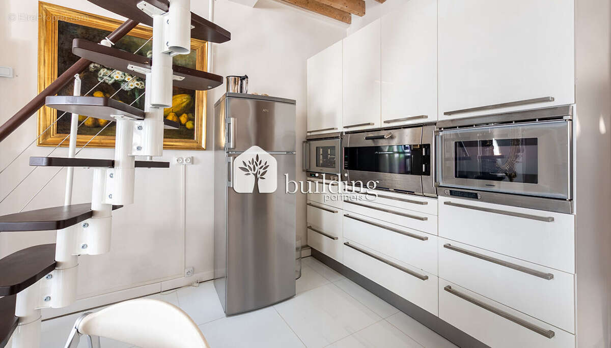 Appartement à PARIS-16E