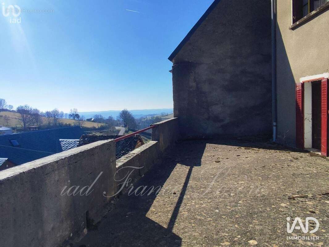 Photo 2 - Maison à LES HERMAUX