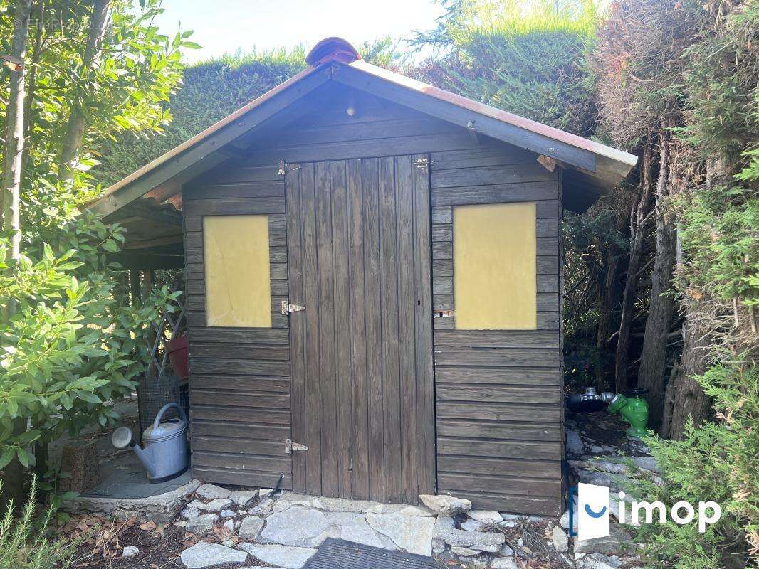 Belle maison des années 80 sur grand terrain de plus de 1000 m² avec piscine - photo 15