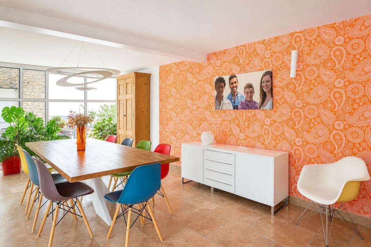 Maison à MONTROMANT