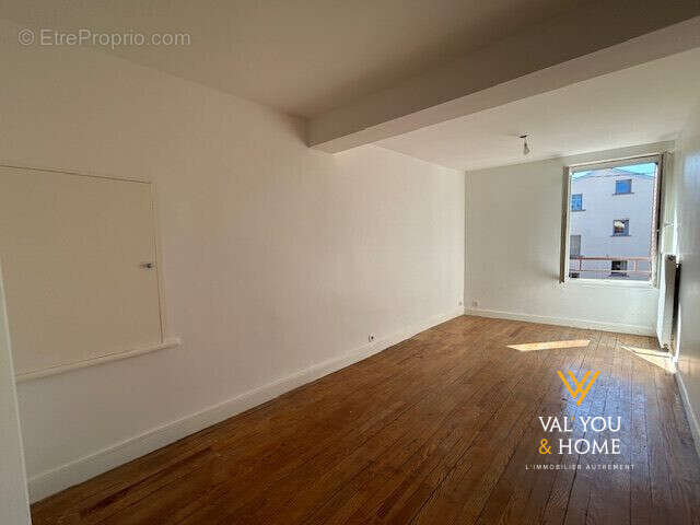 Appartement à SAINT-GENIS-LAVAL