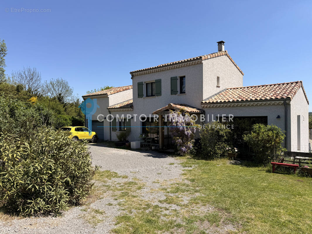 Maison à SAINT-GINEIS-EN-COIRON