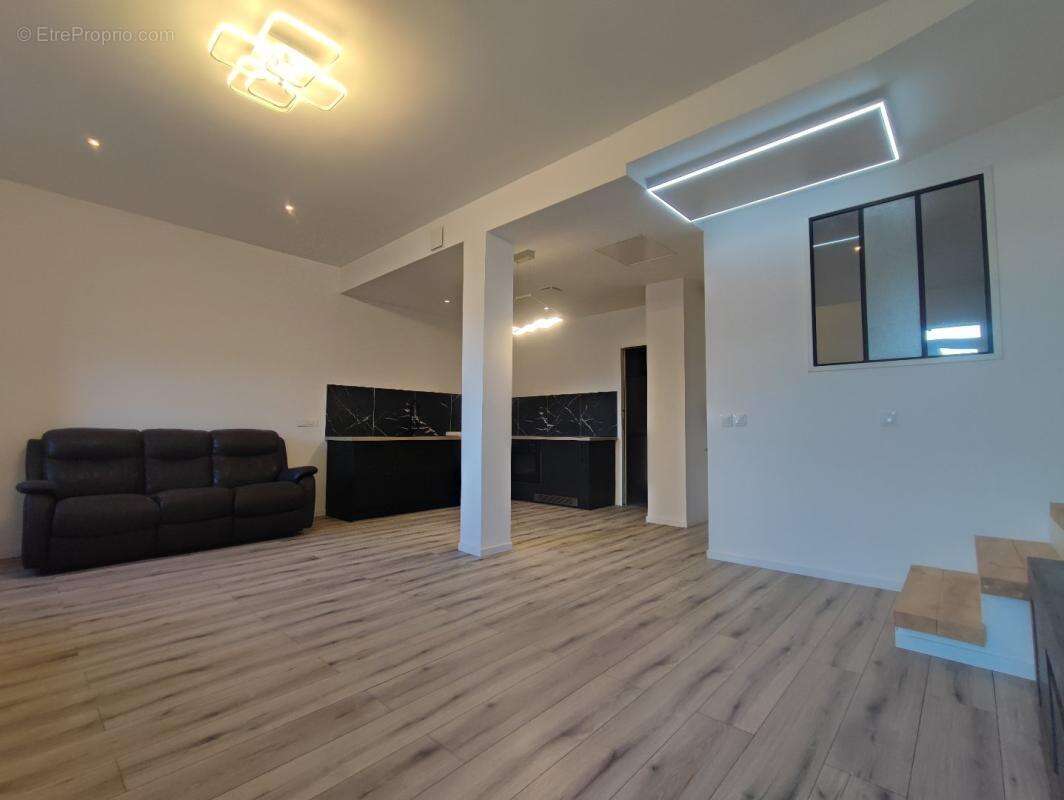 Appartement à GATTIERES