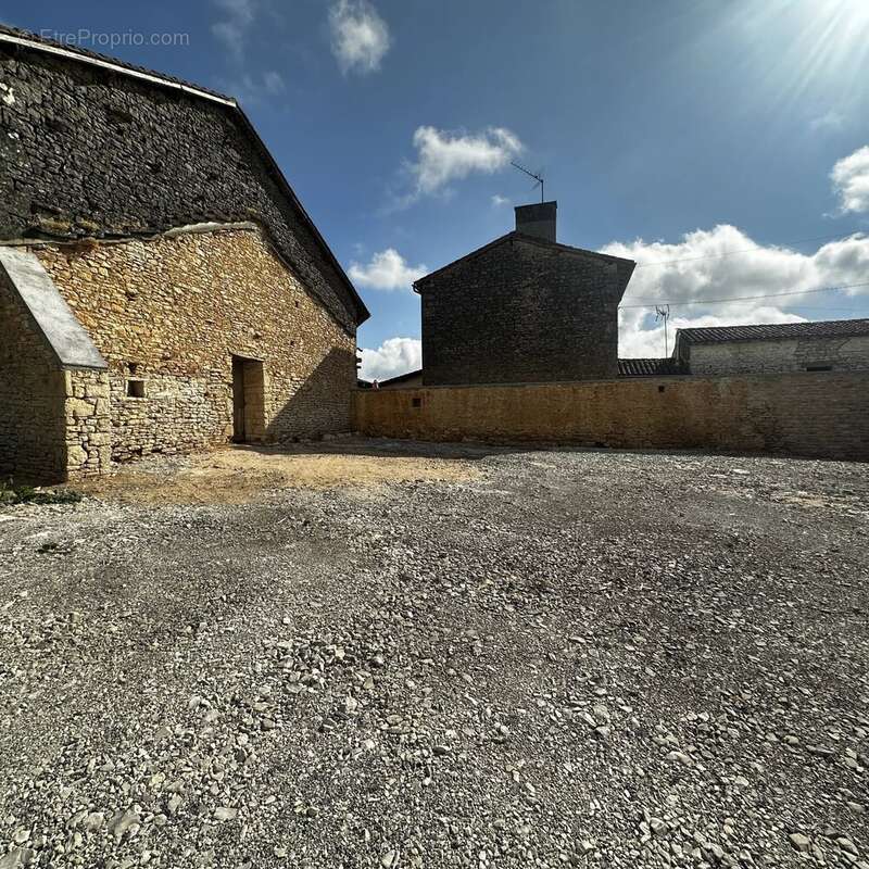 Maison à BARRO