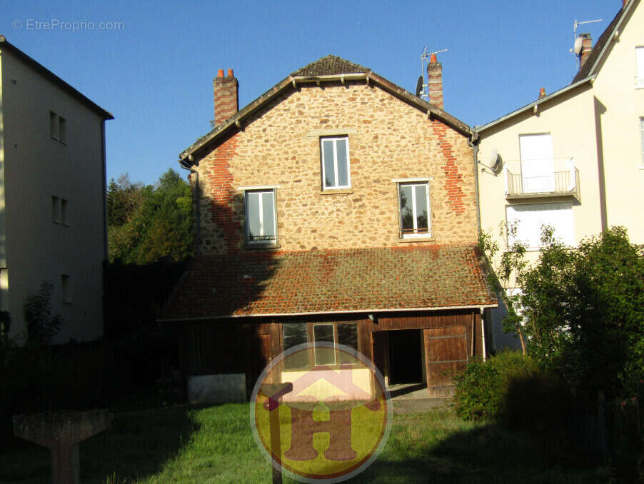 Maison à SAINT-VICTURNIEN