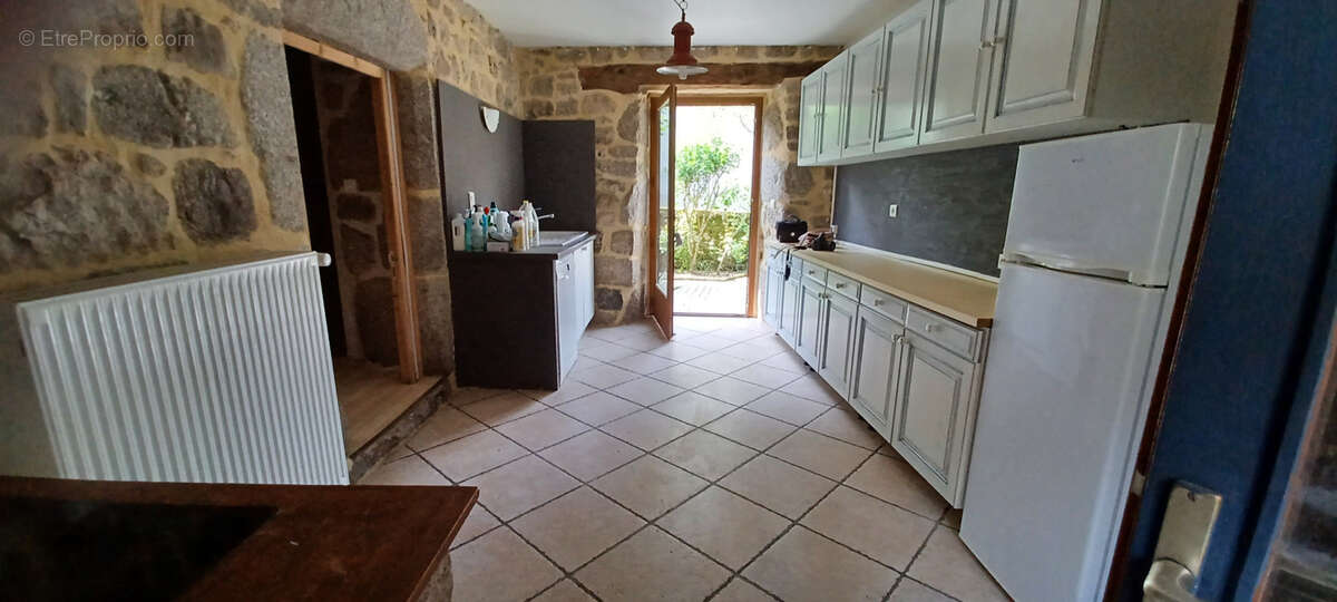 Maison à ENTRAYGUES-SUR-TRUYERE