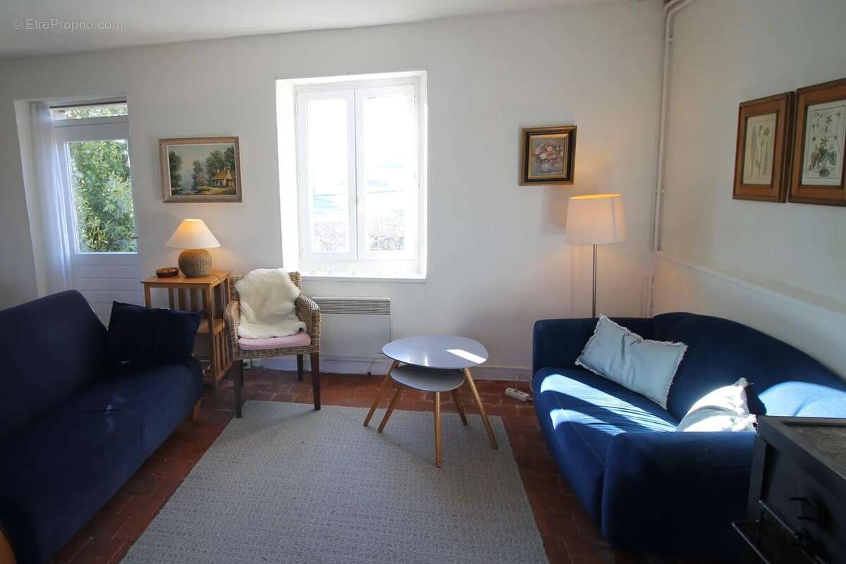 Appartement à SAINT-LEGER-SOUS-BEUVRAY