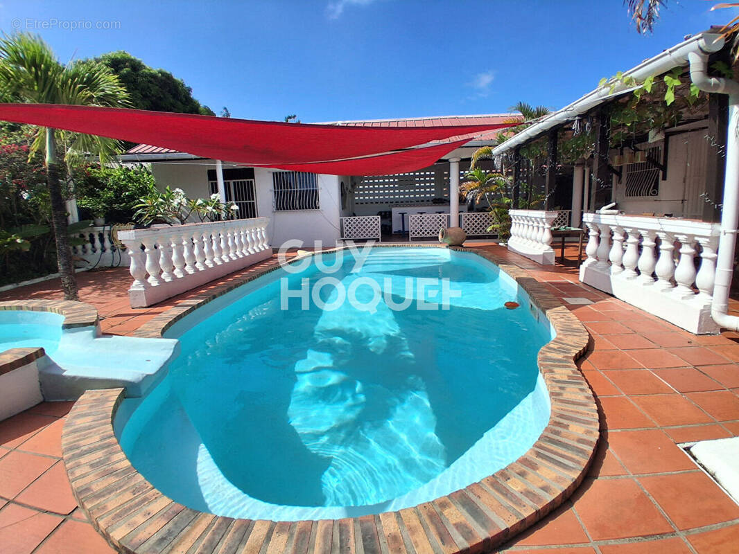 Maison à REMIRE-MONTJOLY