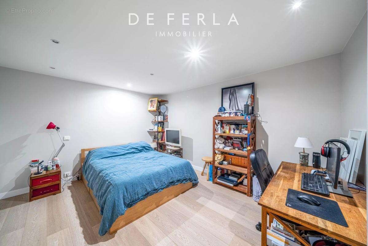 Appartement à PARIS-14E