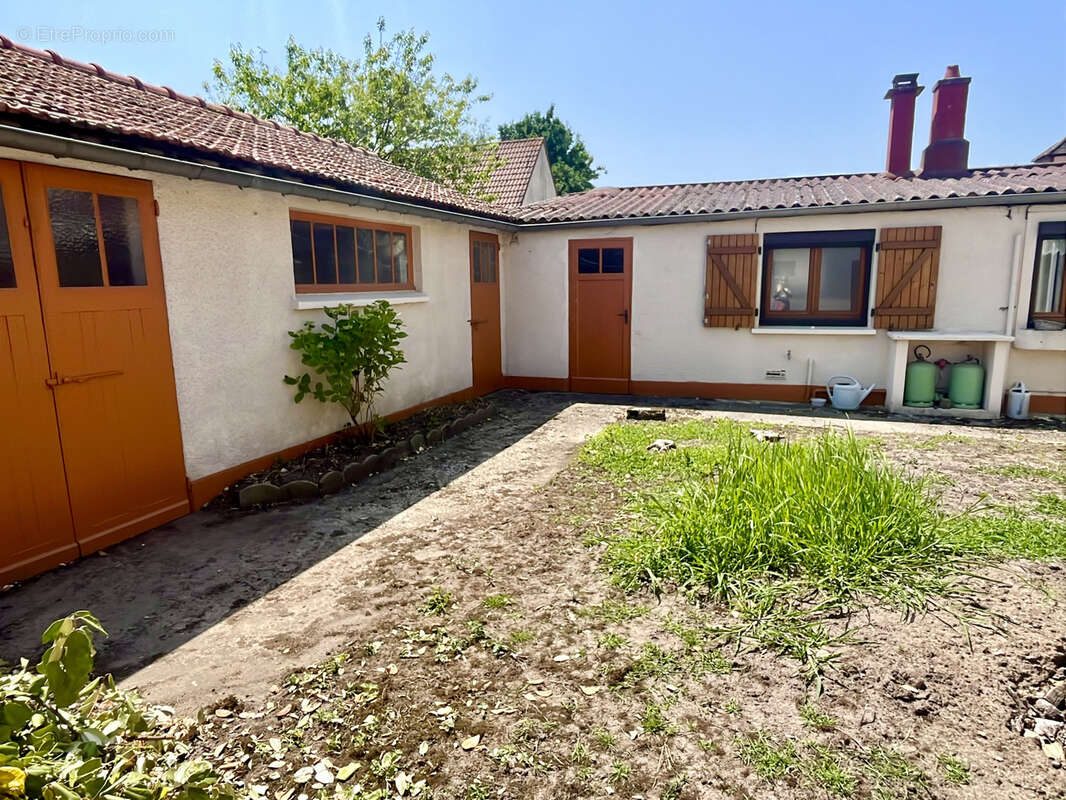 Maison à HOUDANCOURT