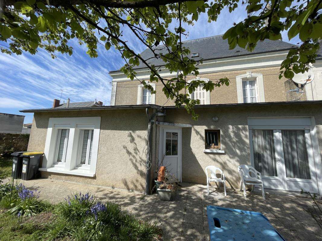 Maison à VOUNEUIL-SUR-VIENNE