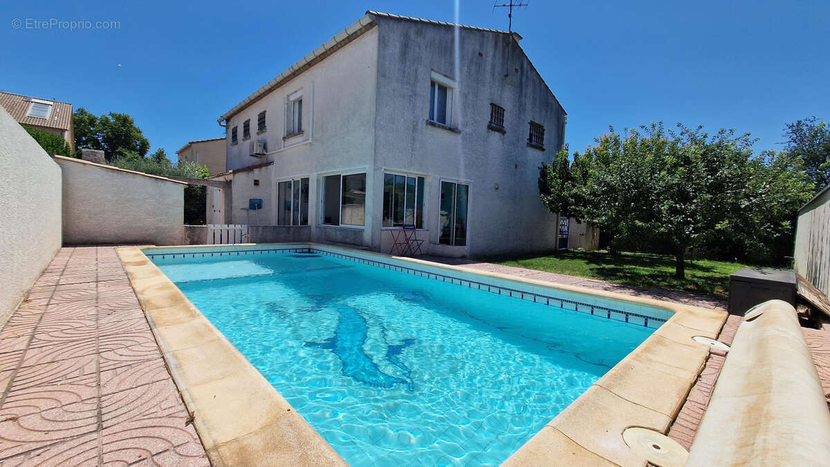 Maison à MAUGUIO