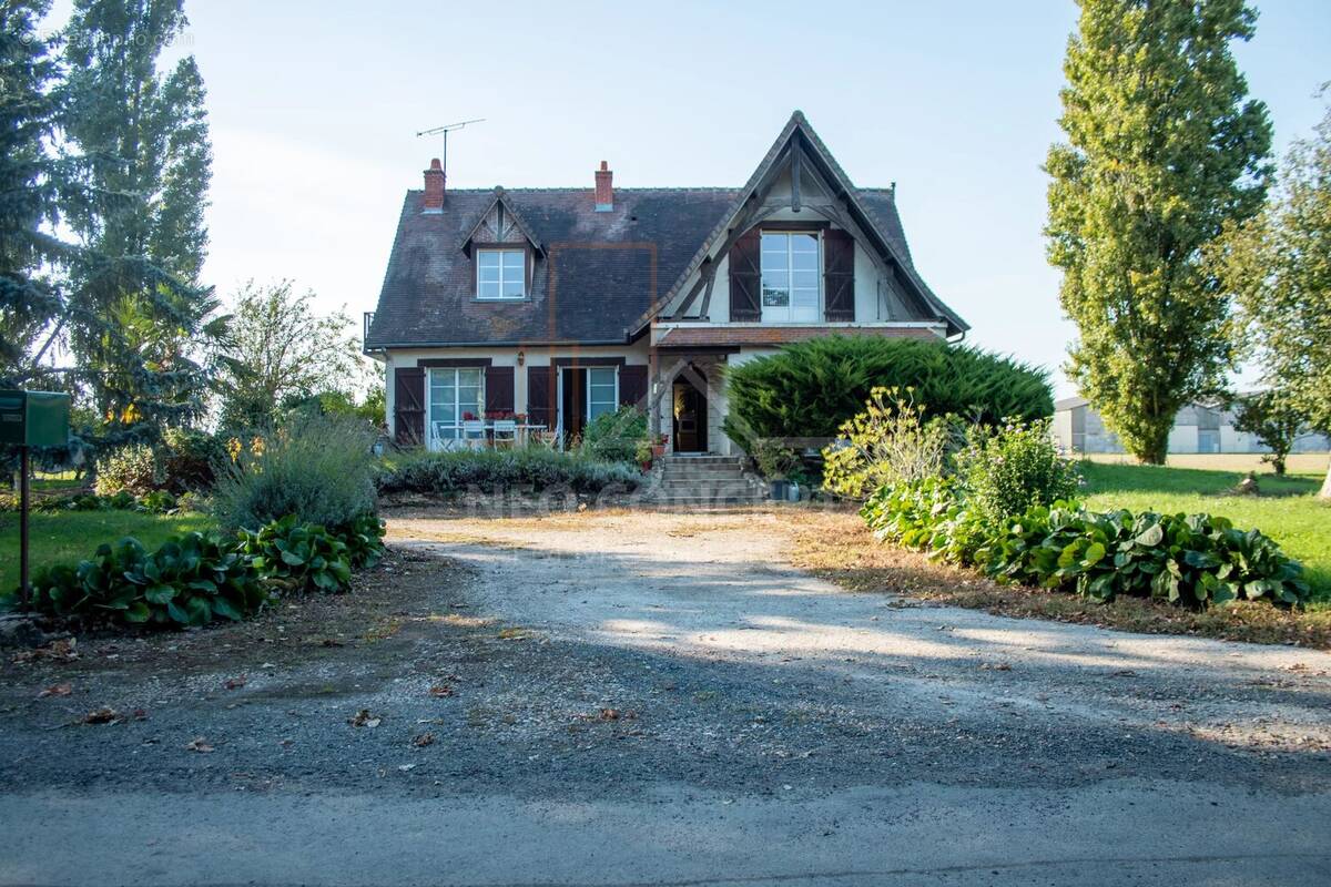 Maison à SAINT-BRANCHS