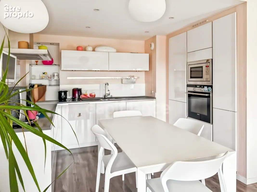 LE RELECQ-KERHUON - Appartement T4 avec vue mer, terrasse/balcon de 20 m², garage et cave ! - photo 2