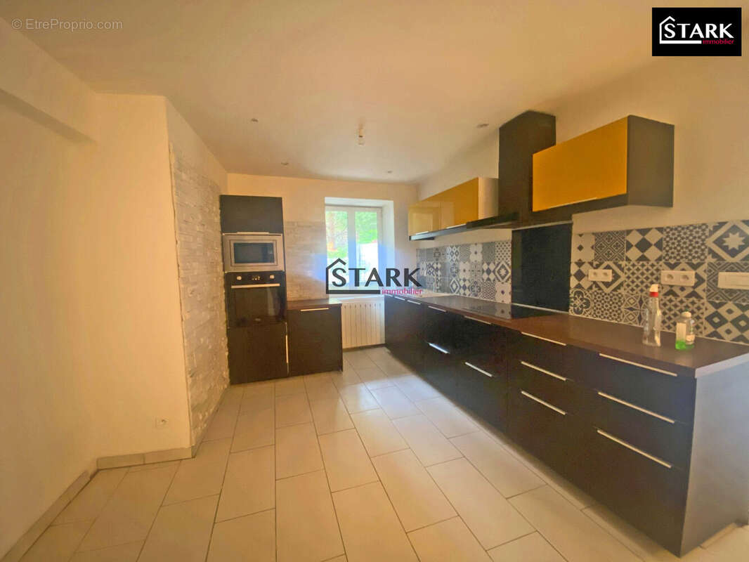Appartement 350 m² à Hericourt  - photo 3