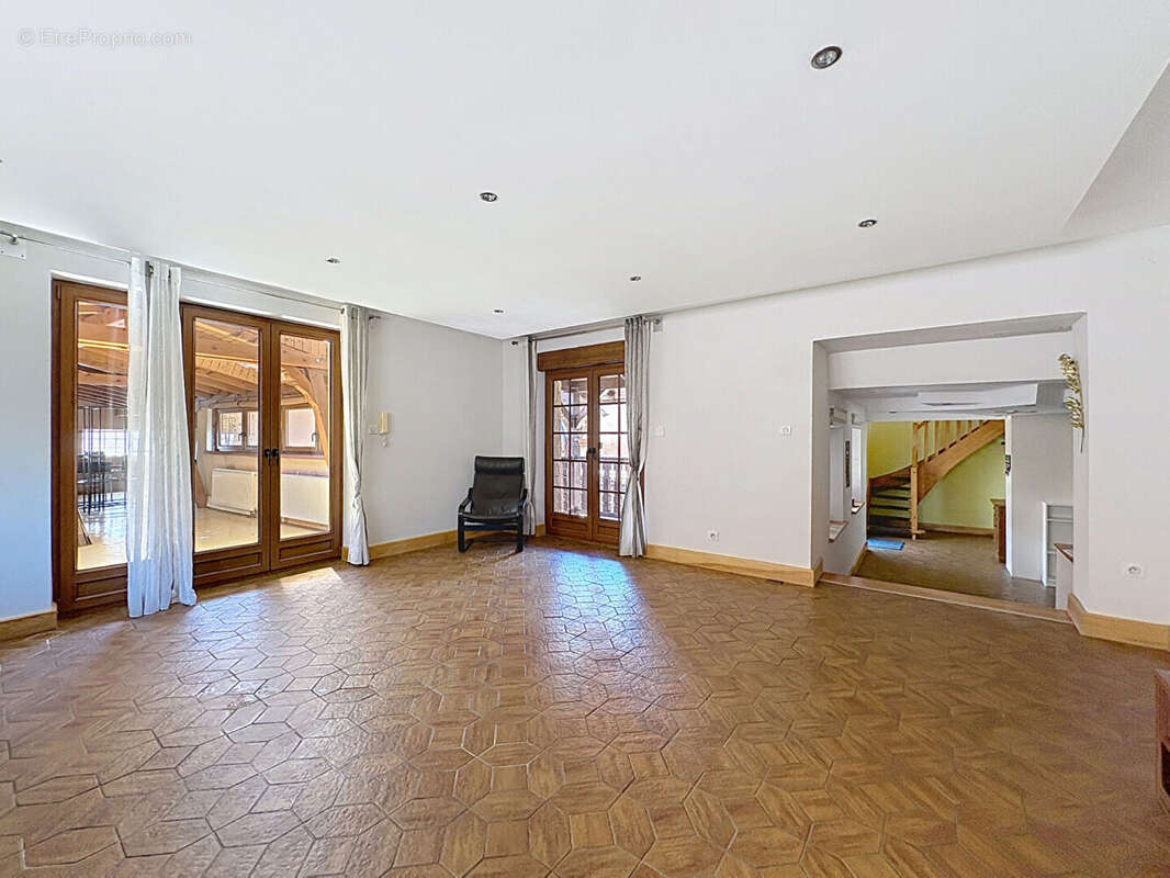 Corps de ferme 176 m² - cour et jardin avec bassin - 5 chambres - photo 6