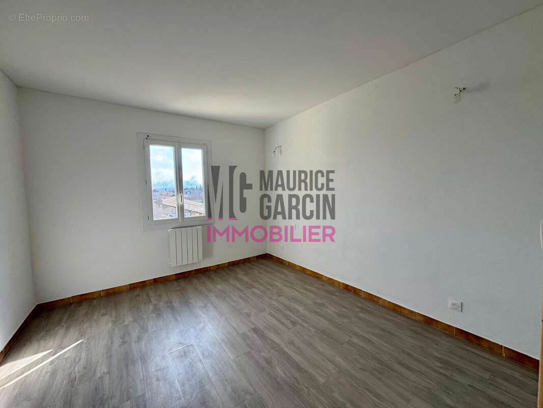 A vendre, à acheter T3 84300 Cavaillon - Appartement à CAVAILLON