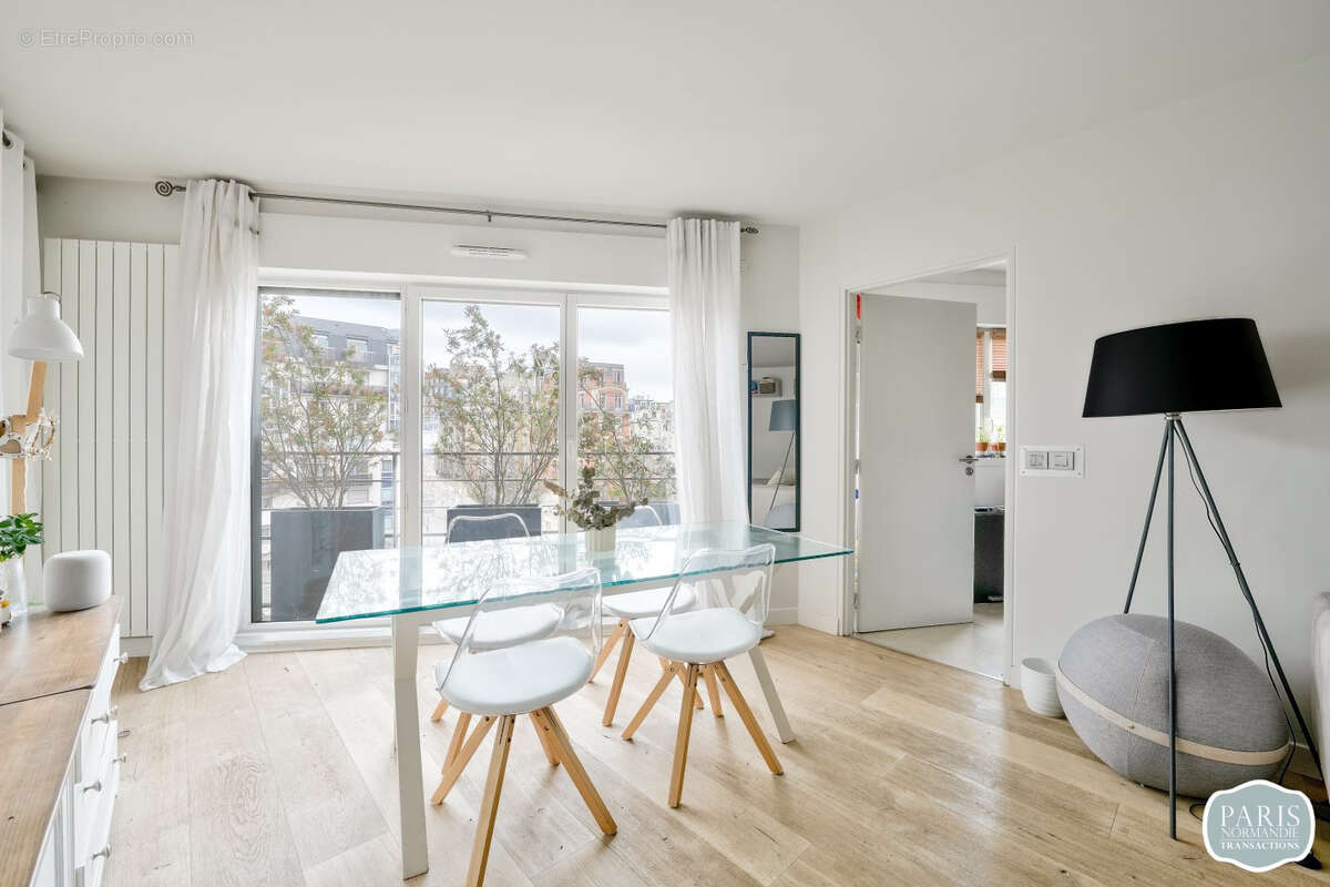 Appartement à PARIS-15E