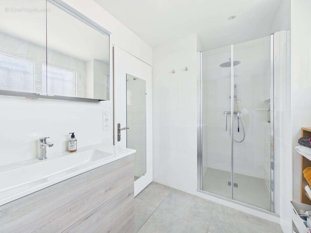 CHAMBÉRY - Maison - 109.50 m2 + terrain de 799m² - photo 10
