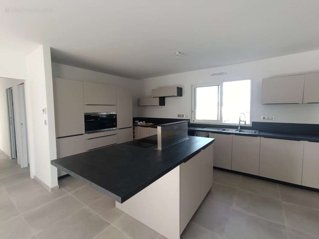 Maison à RUELLE-SUR-TOUVRE