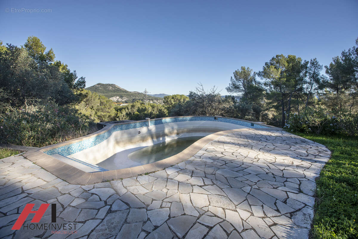 Bastide pagnolesque de 250 m2 sur 16000 m2 a deux pas du golf bde la salette - photo 4