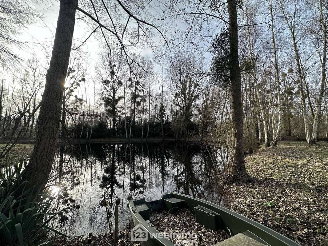 Vous disposez d'un premier étang - Terrain à PRESLES-ET-THIERNY