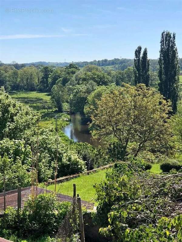 Appartement à MAGNAC-LAVAL