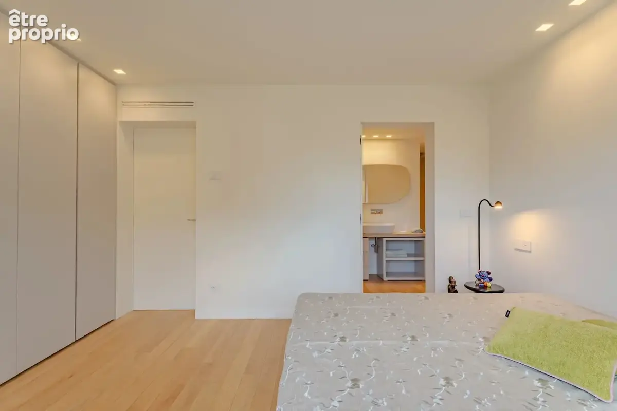 Villa contemporaine rénovée, terrain plat et piscine - photo 17
