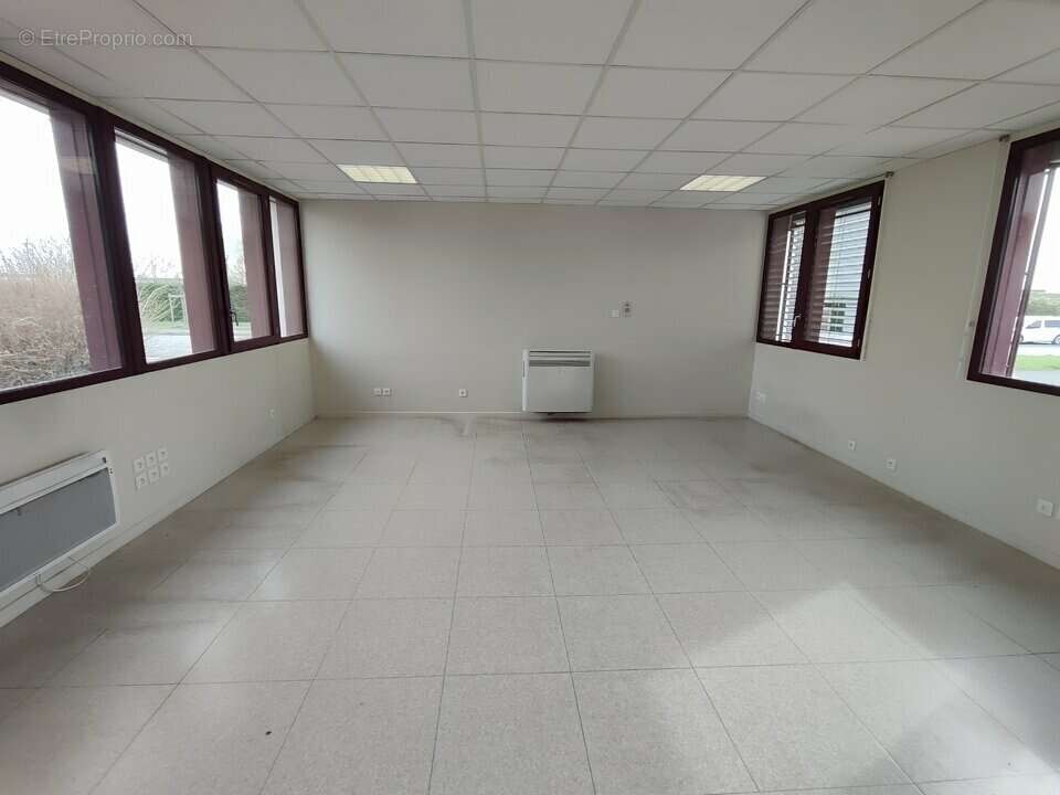 Commerce à SAINT-QUENTIN-FALLAVIER