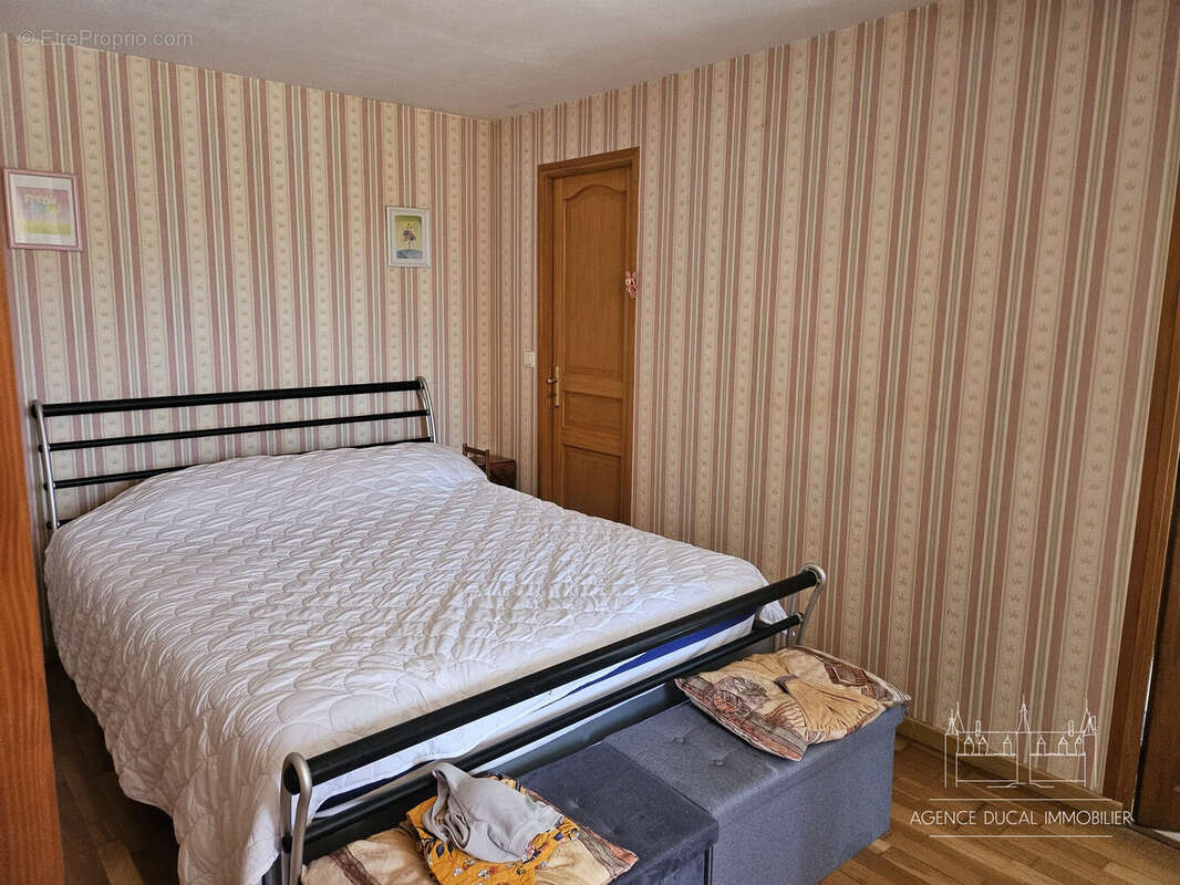 Maison 200 m² à Varennes-Les-Narcy  - photo 8