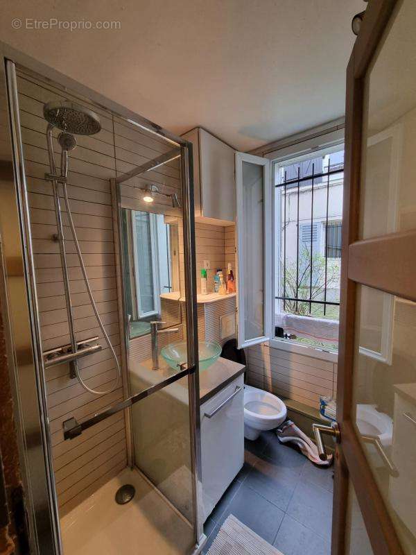 Appartement à LES LILAS