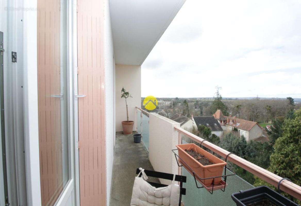 Appartement à NERIS-LES-BAINS