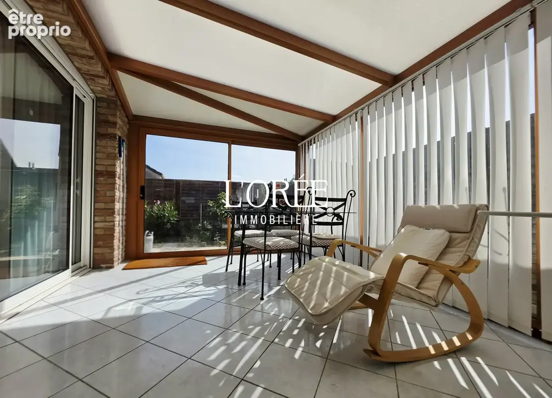 Pavillon individuel - semi plain pied - 150m2 - 4 chambres - veranda - garage - photo 6