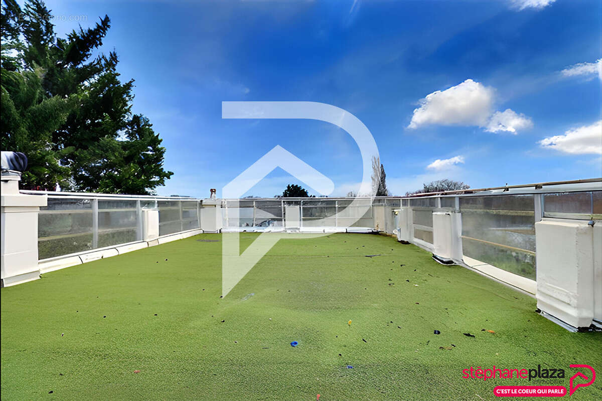 Maison à LE MESNIL-LE-ROI