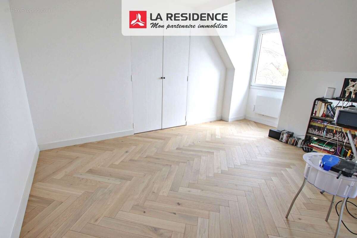 Maison 168 m² à Les Essarts-Le-Roi  - photo 9
