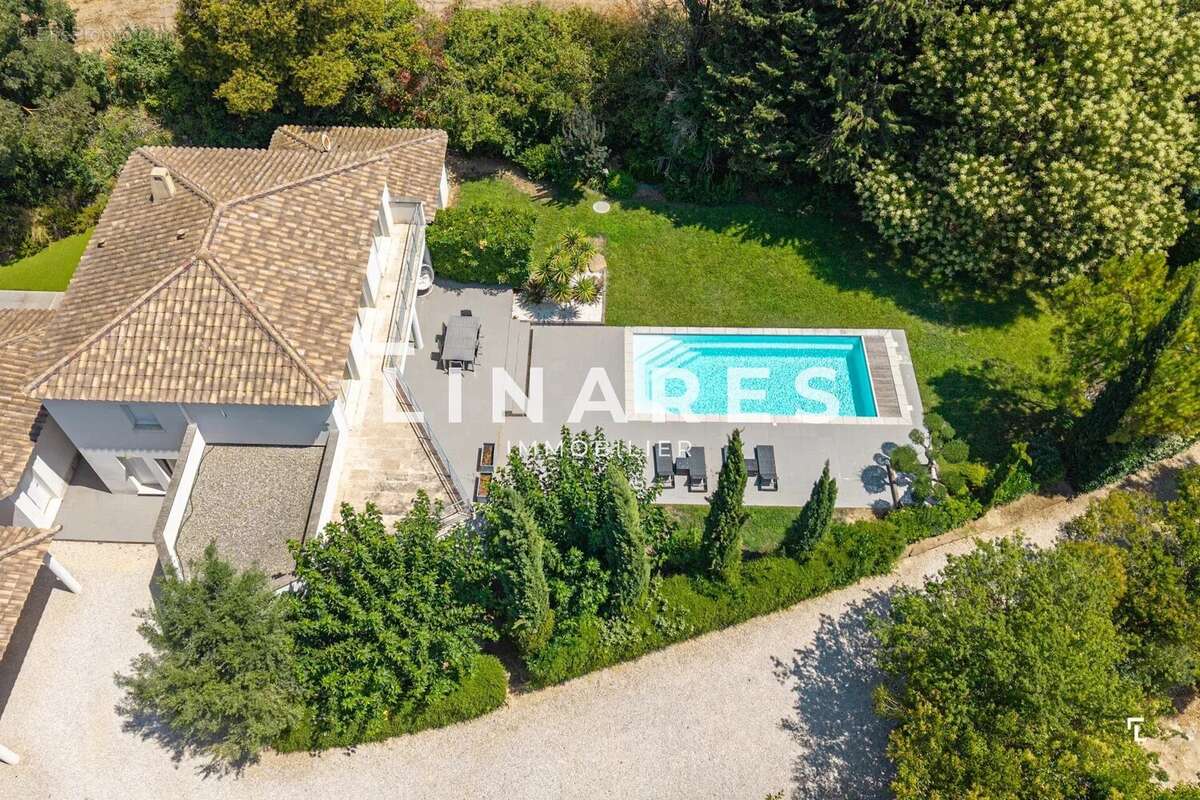 DOMAINE CALIFORNIA - Villa T5 de 226 m2 - Terrain Piscine - Salle de Sport -  Dépendance - 13011 Les accates - photo 15