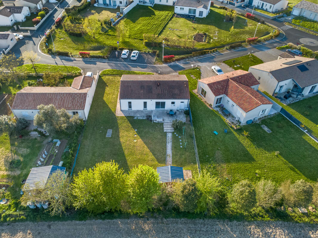 Maison à SAINT-SAVINIEN