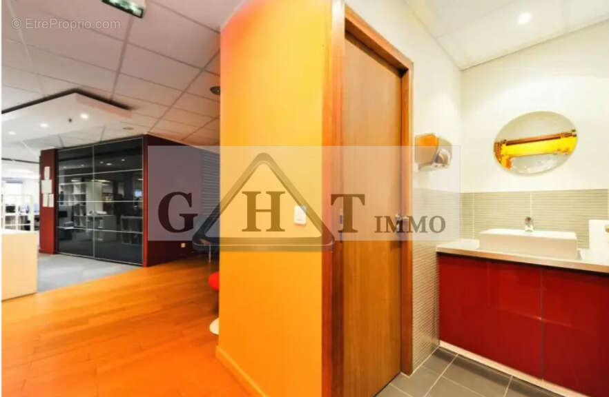 Commerce à SAINT-MAUR-DES-FOSSES