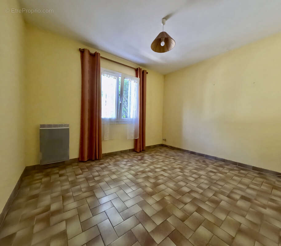 Maison à SOLLIES-VILLE