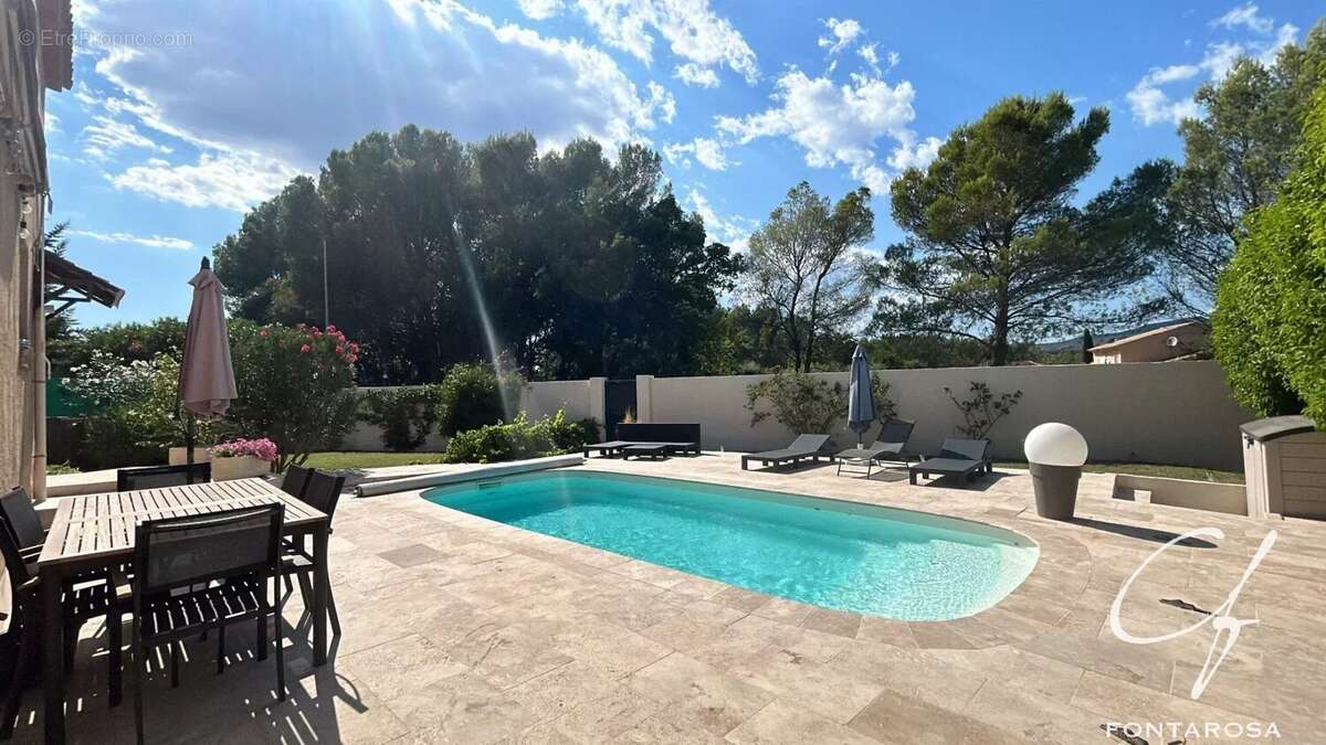 Maison à ROQUEBRUNE-SUR-ARGENS