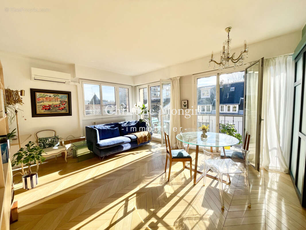 Appartement à NEUILLY-SUR-SEINE