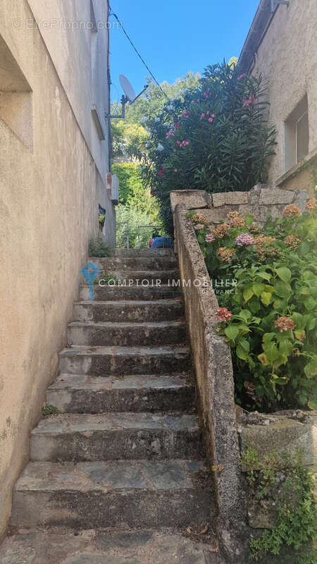 A vendre jolie maison de village a ghisoni - photo 4