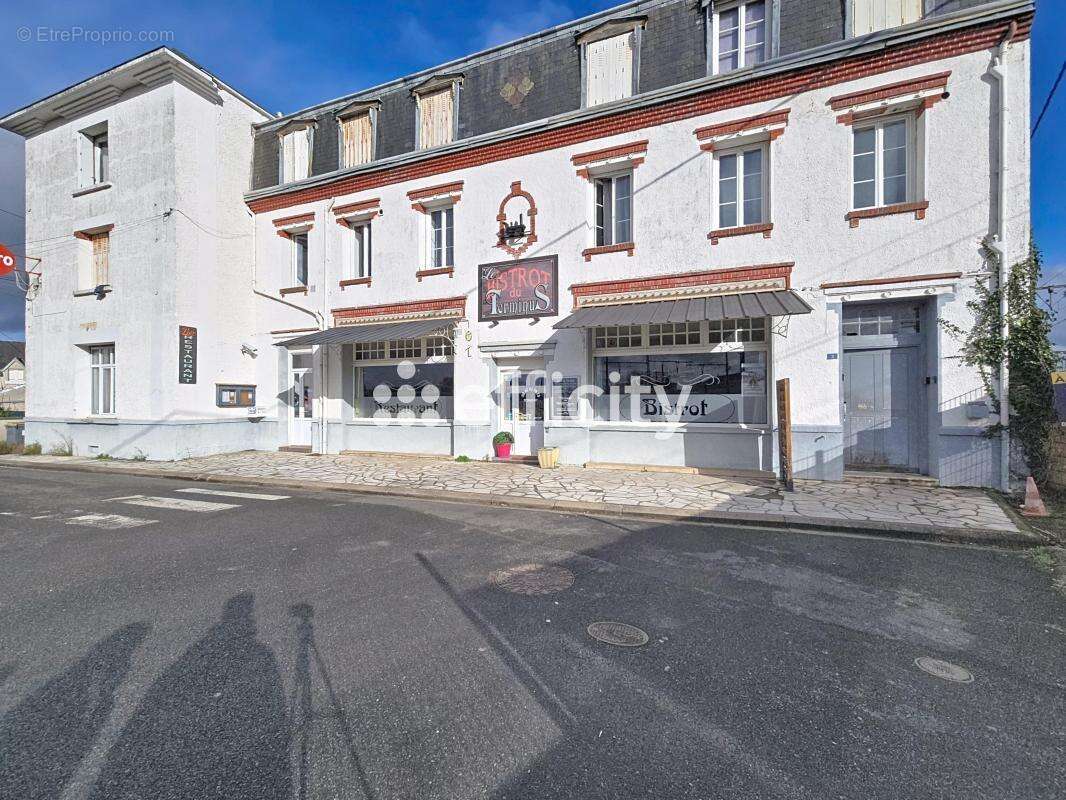 Appartement à NAZELLES-NEGRON