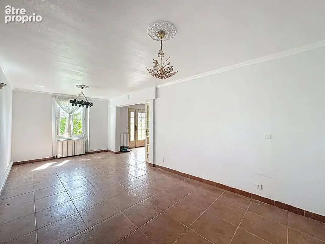 Maison familiale 6 chambres  Volumes exceptionnels, DPE C et garage XXL de 40 m2 - photo 4