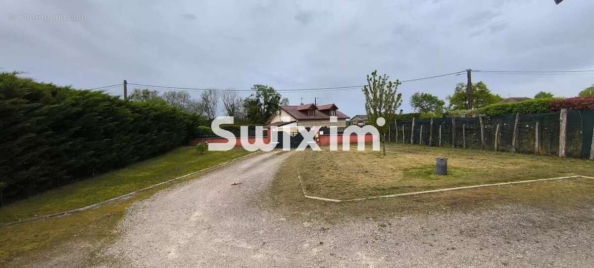 Maison à LONS-LE-SAUNIER