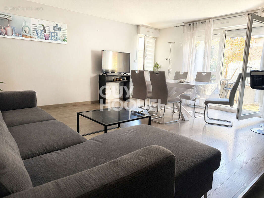 Appartement 3 pièces - 65 m² - Terrasse - Garage - Cave - Besançon Saint-Claude - photo 3