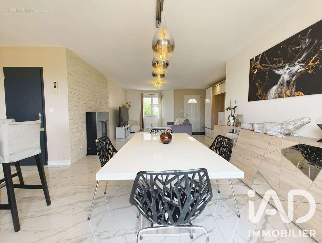 Maison 112 m² à Combronde  - photo 7
