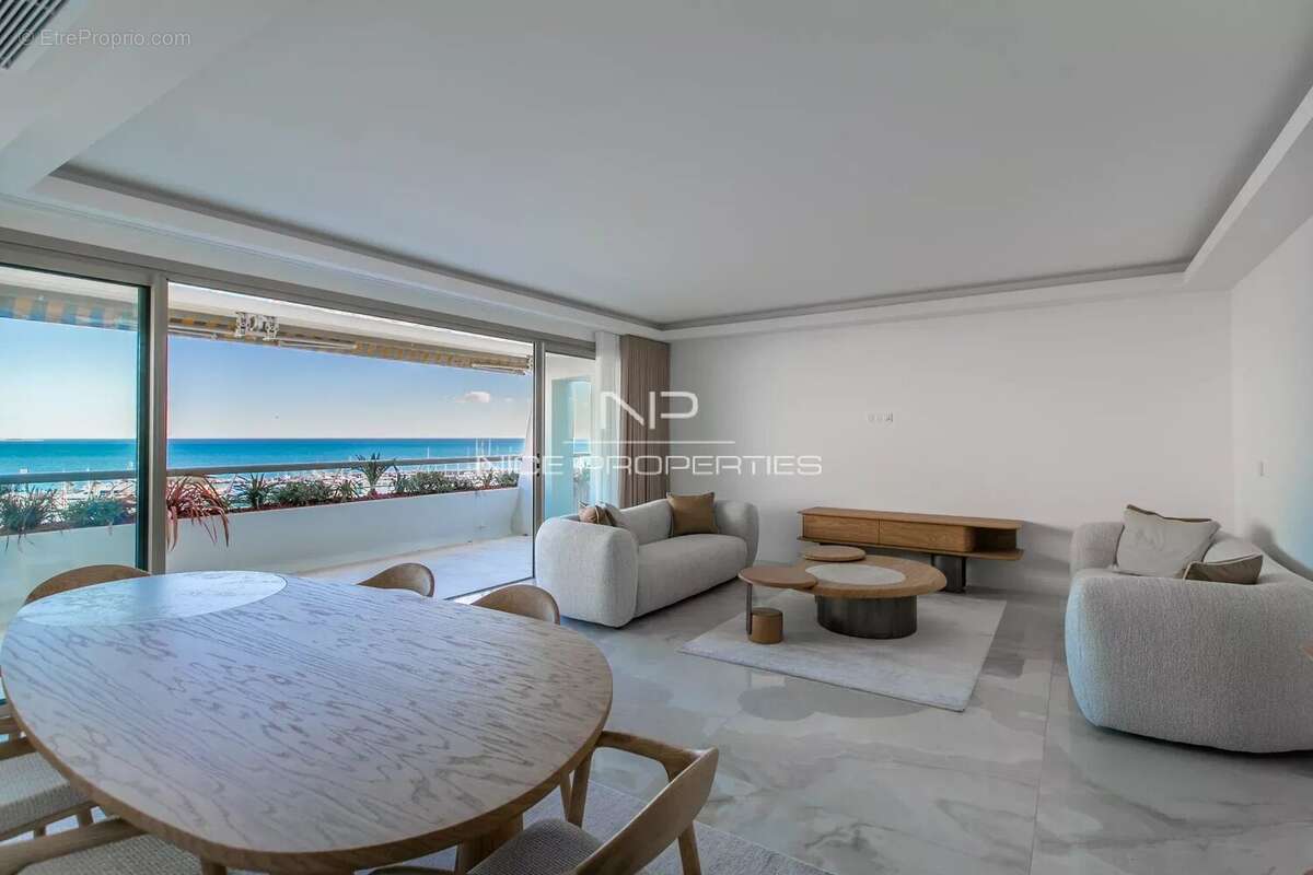 Appartement à VILLENEUVE-LOUBET