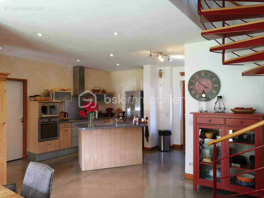 Maison à COISE-SAINT-JEAN-PIED-GAUTHIER